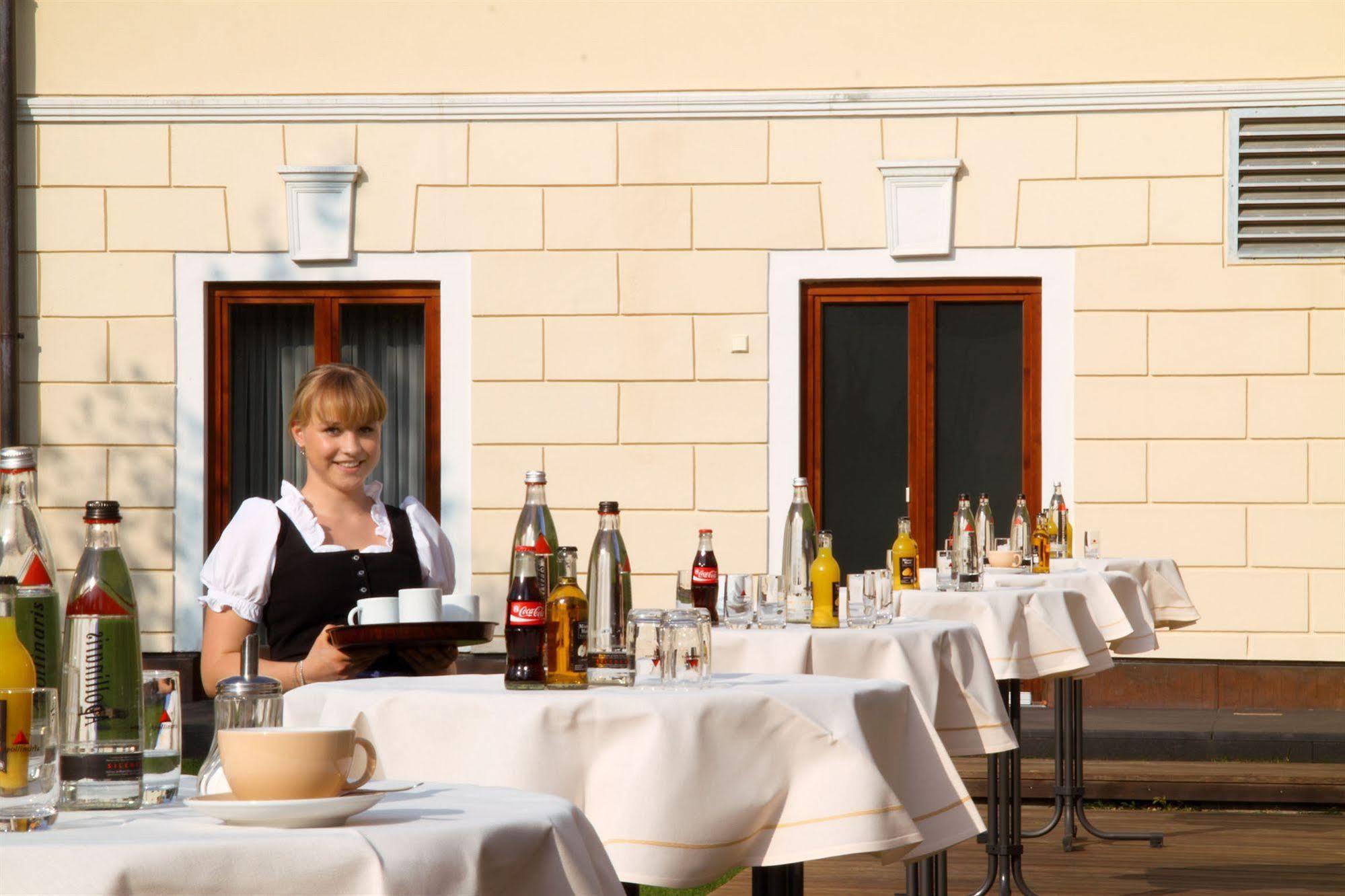 Hotel Am Schlosspark Zum Kurfurst Oberschleißheim Εστιατόριο φωτογραφία